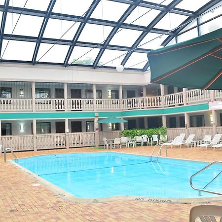 Elk Grove Hotel Элк-Гров-Виллидж Экстерьер фото