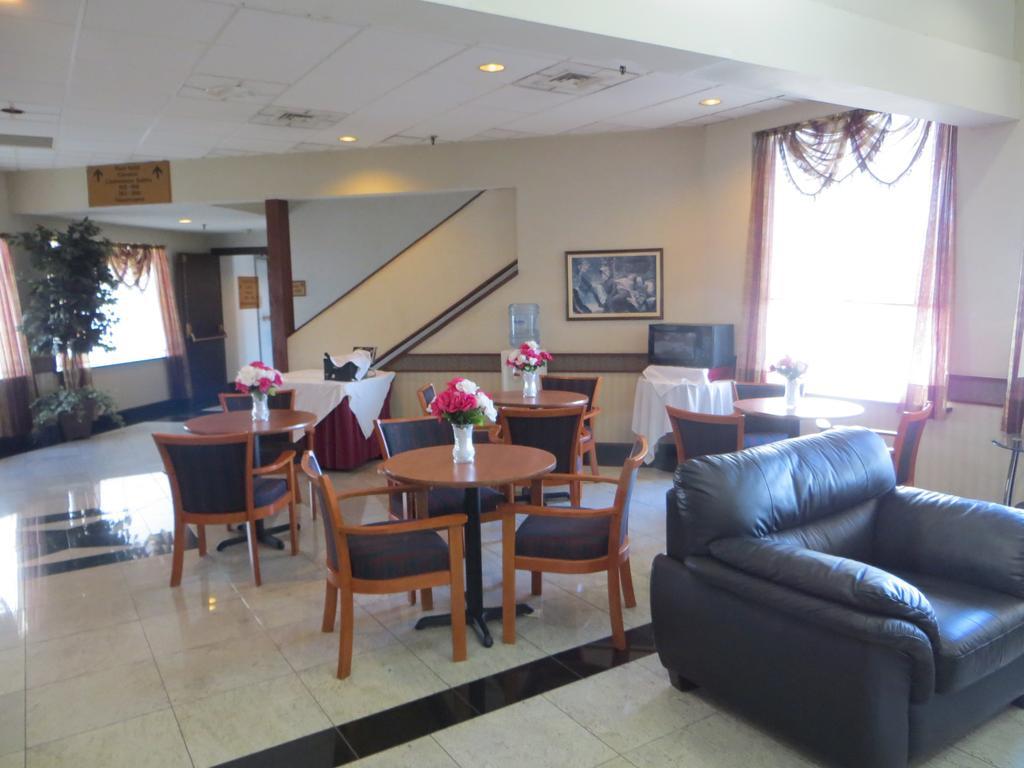 Elk Grove Hotel Элк-Гров-Виллидж Экстерьер фото